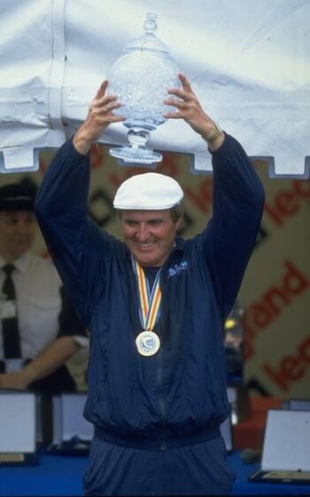 Bob Nudd celebrating World Championship success